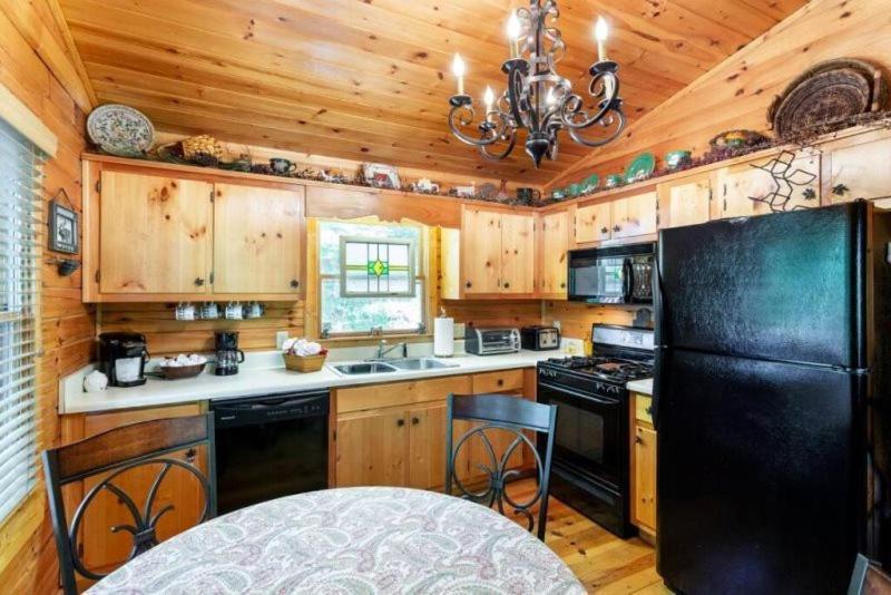 Вілла Mountain Spirit Cabin - Fireplace And Hot Tub Блу-Ридж Екстер'єр фото